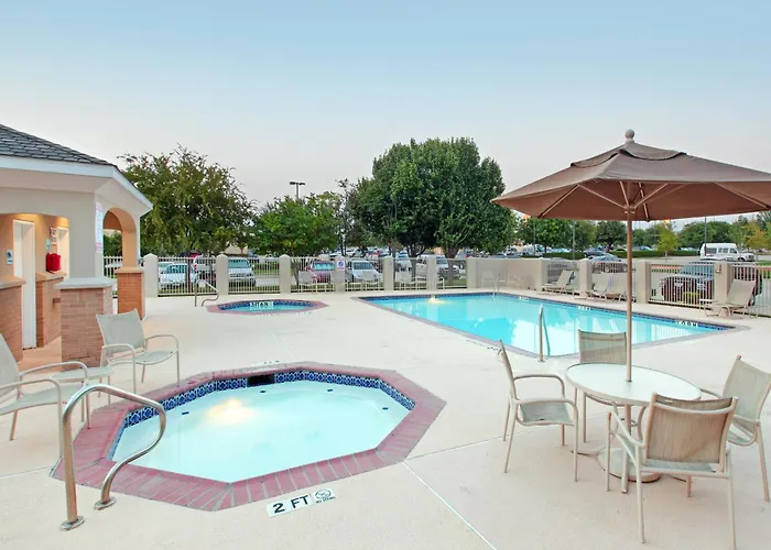 Holiday Inn Express Hotel And Suites Dfw-Grapevine By Ihg